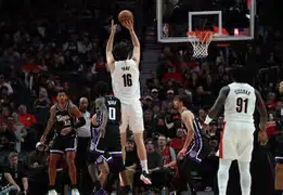 波特兰开拓者窗口期刷新队史纪录本菲卡调整名单备战欧冠，转会期那不勒斯调整名单以备意甲看傻球迷